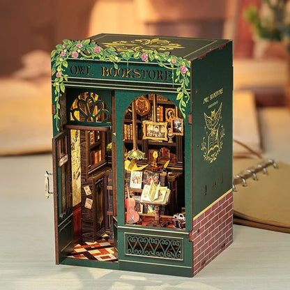 Owl Bookstore — Kit Book Nook DIY