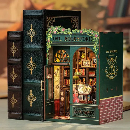 Owl Bookstore — Kit Book Nook DIY