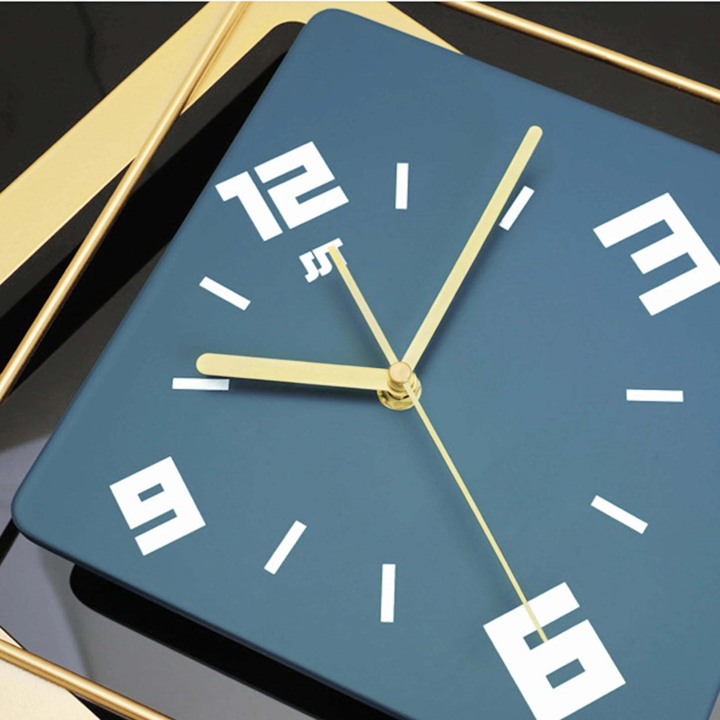 Modern Silent Metal Wall Clock